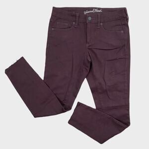 Universal Thread Mid Rise Skinny Burgundy Jean 0 25R Raw Hem